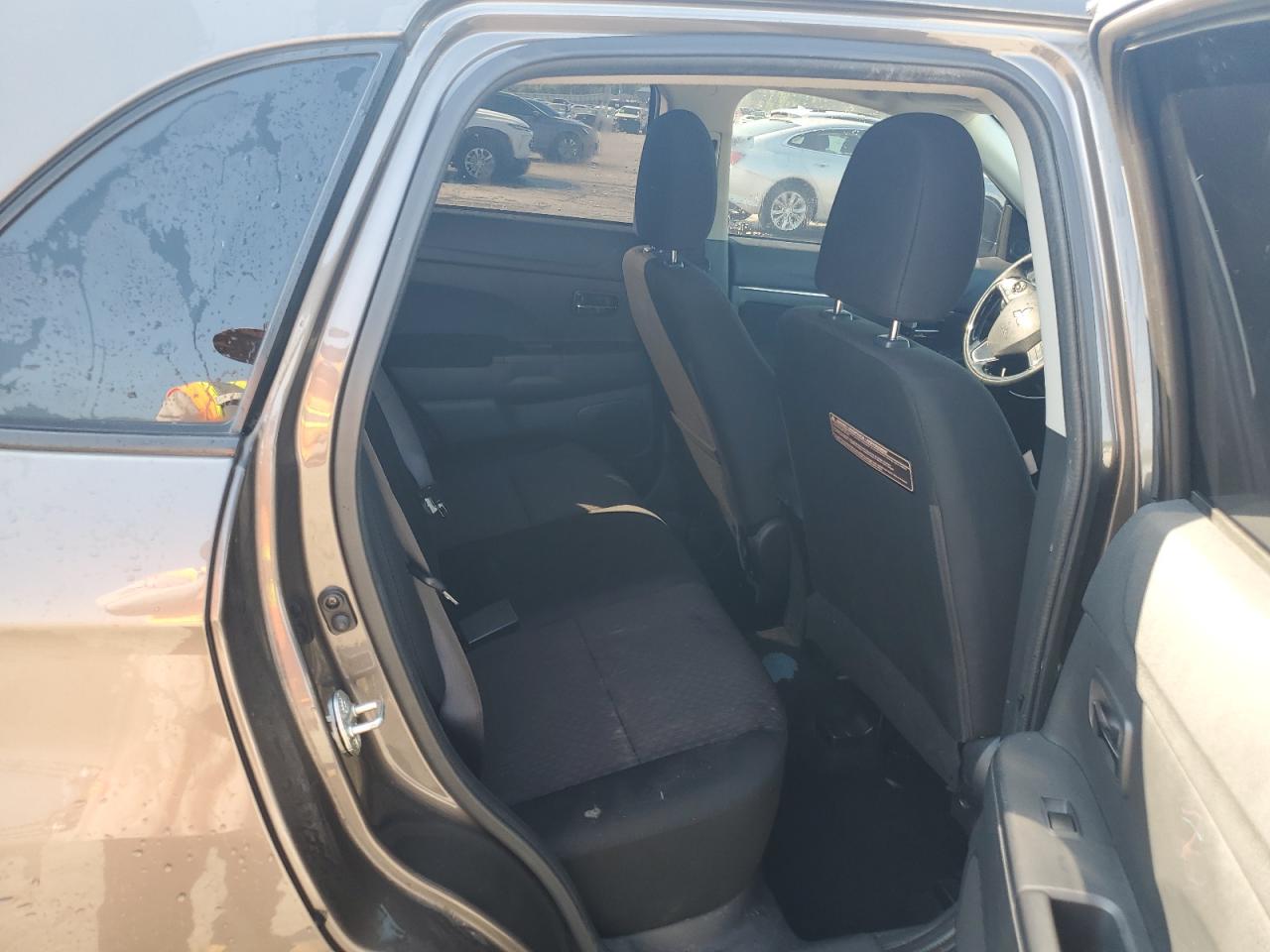 MITSUBISHI OUTLANDER ES