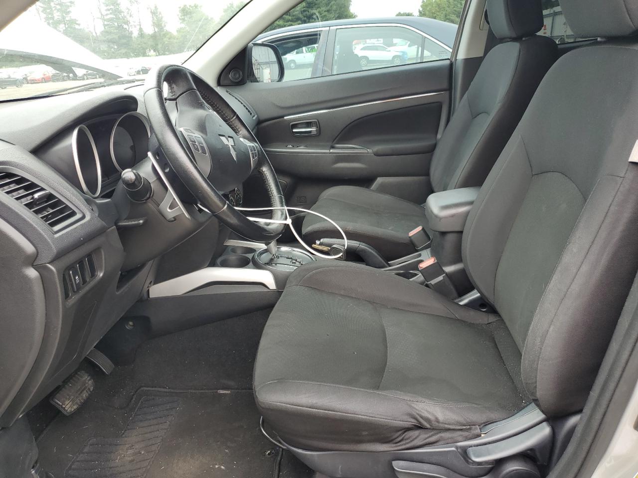 MITSUBISHI OUTLANDER ES