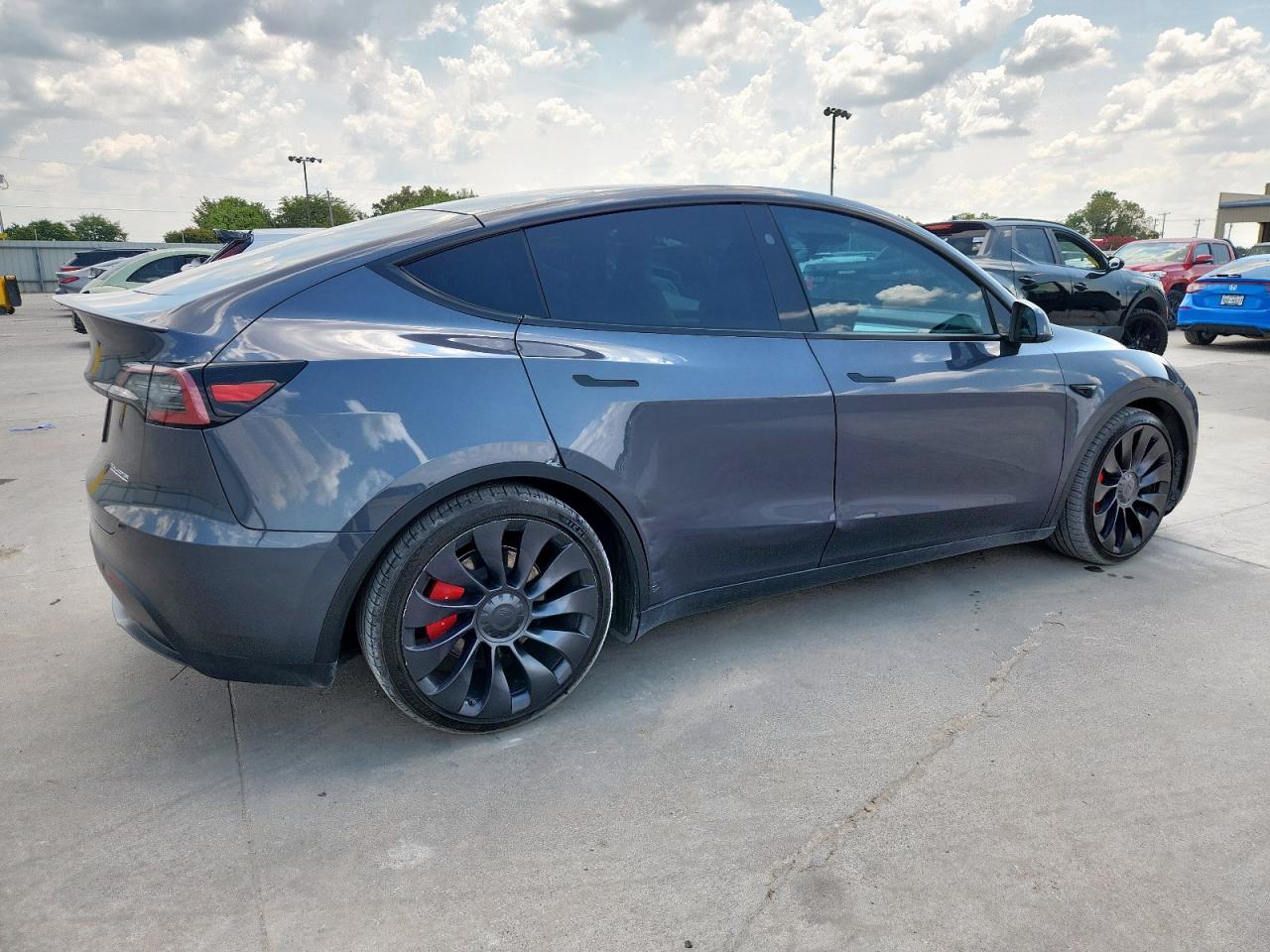 TESLA MODEL Y