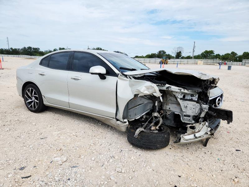2020 VOLVO S60 T5 MOM 7JR102FK9LG039174