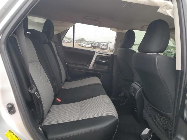 2018 TOYOTA 4RUNNER SR JTEBU5JR0J5523848