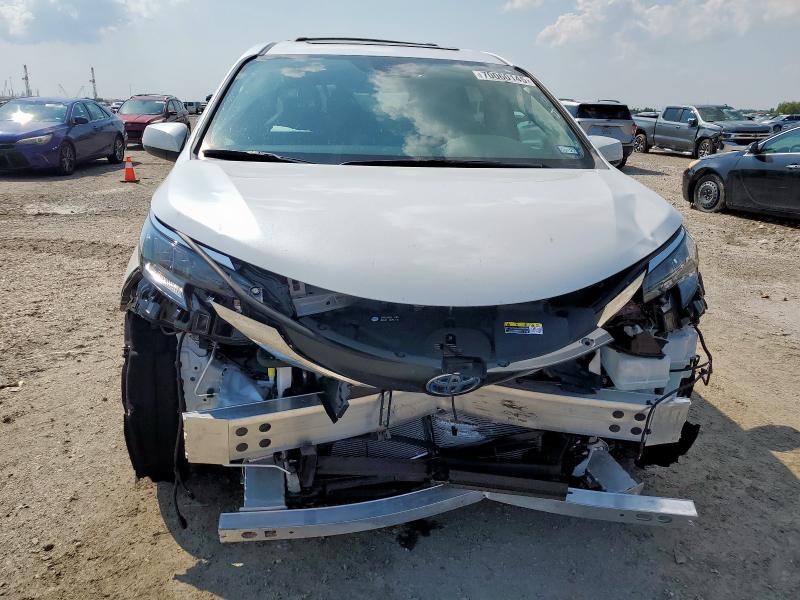 2025 TOYOTA SIENNA XLE 5TDYRKEC6SS267909