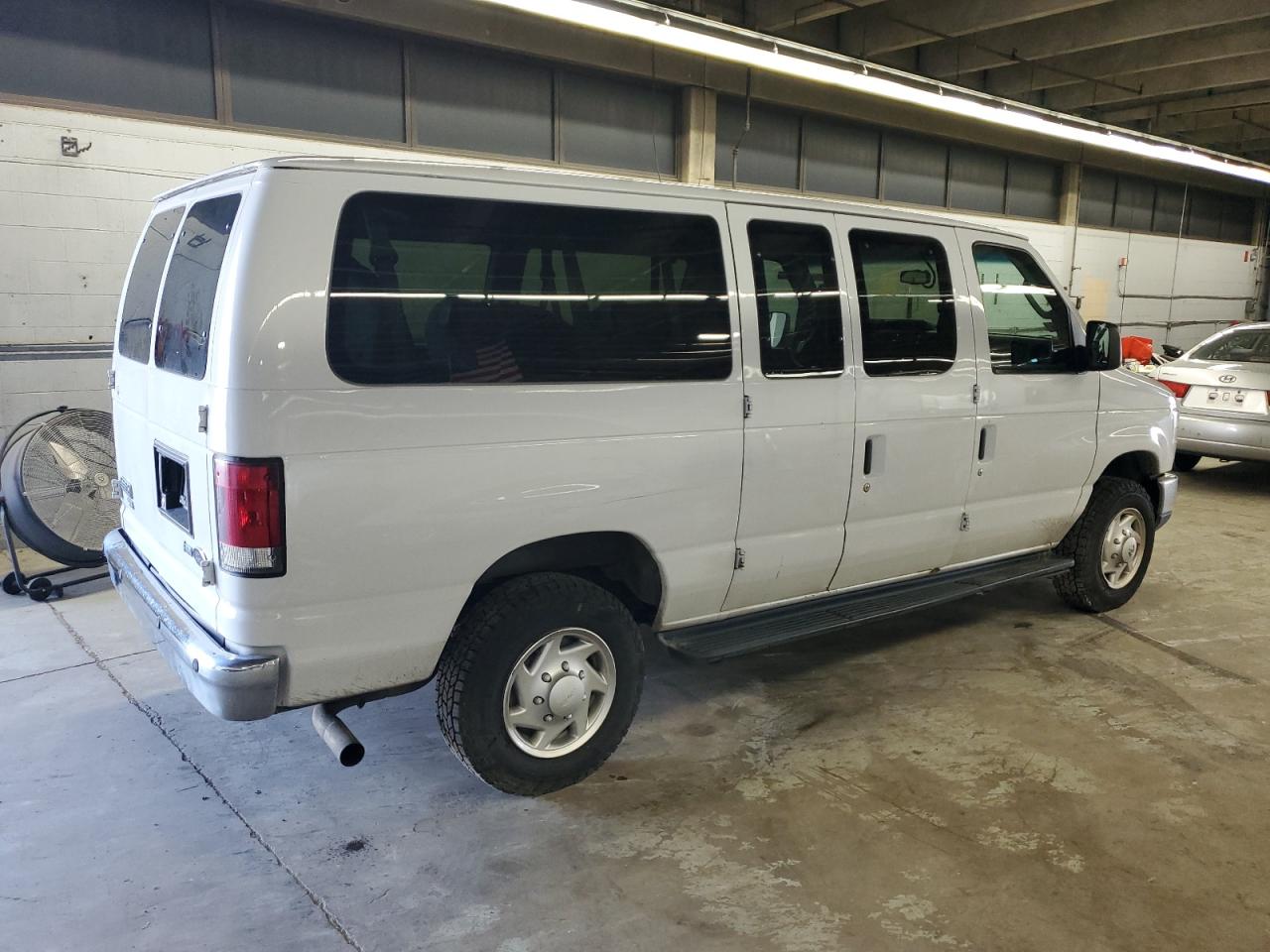 FORD ECONOLINE E350 SUPER DUTY WAGON