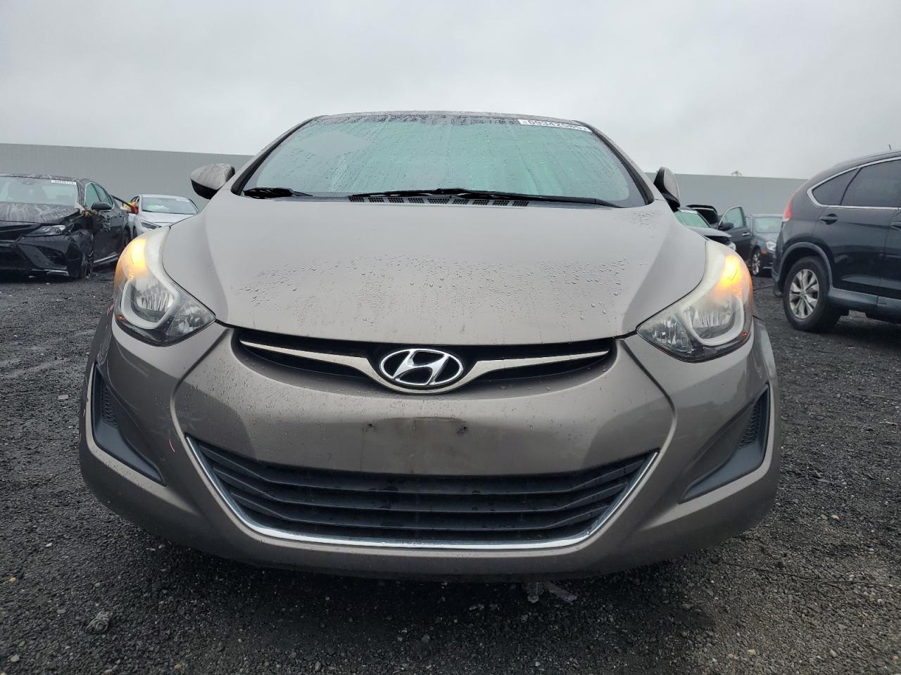 HYUNDAI ELANTRA SE