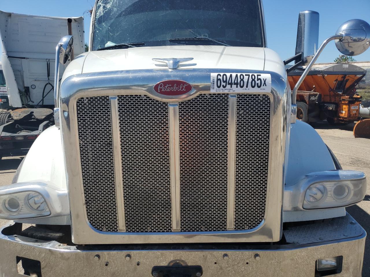 Lot #3237143976 2016 PETERBILT 567