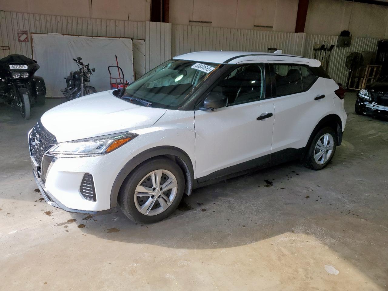 NISSAN KICKS S