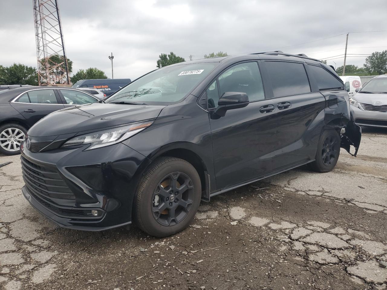 TOYOTA SIENNA XSE