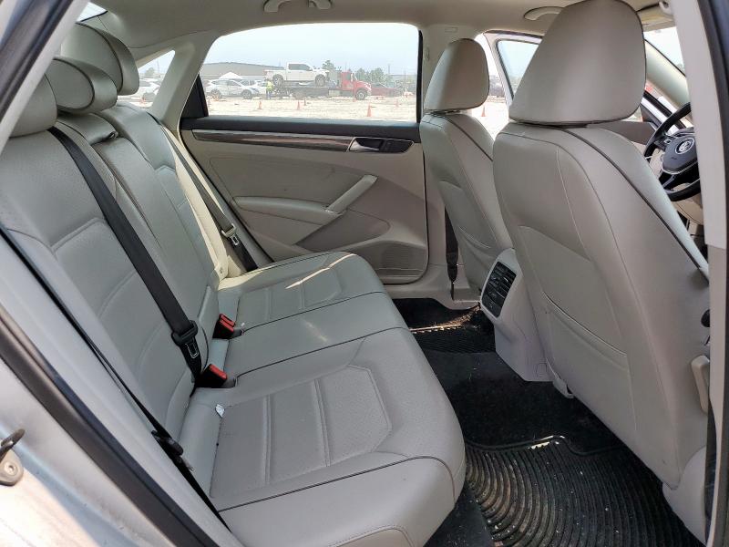 2017 VOLKSWAGEN PASSAT SE 1VWBT7A33HC000874