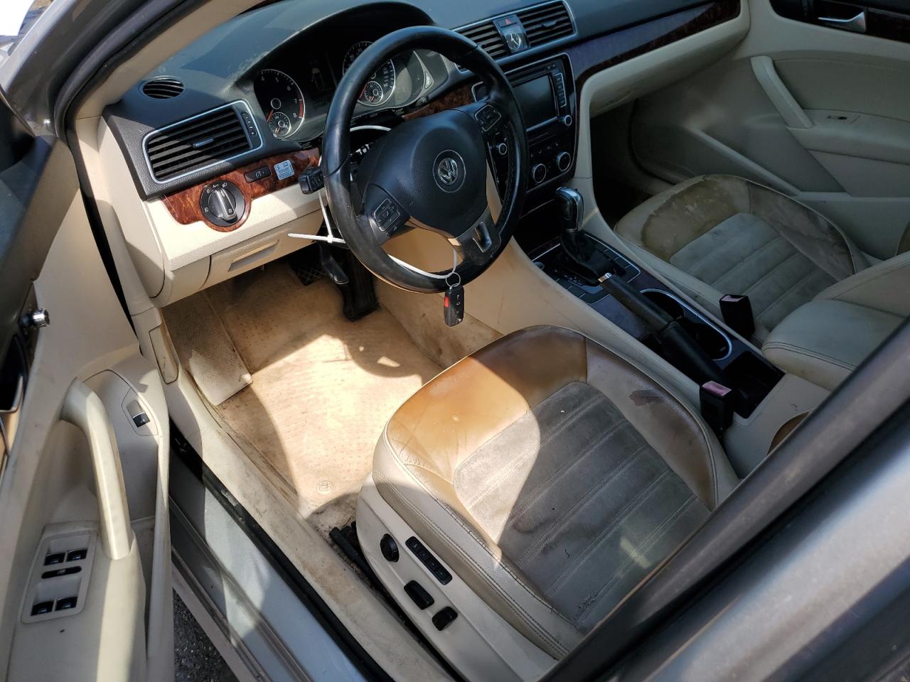 VOLKSWAGEN PASSAT SEL