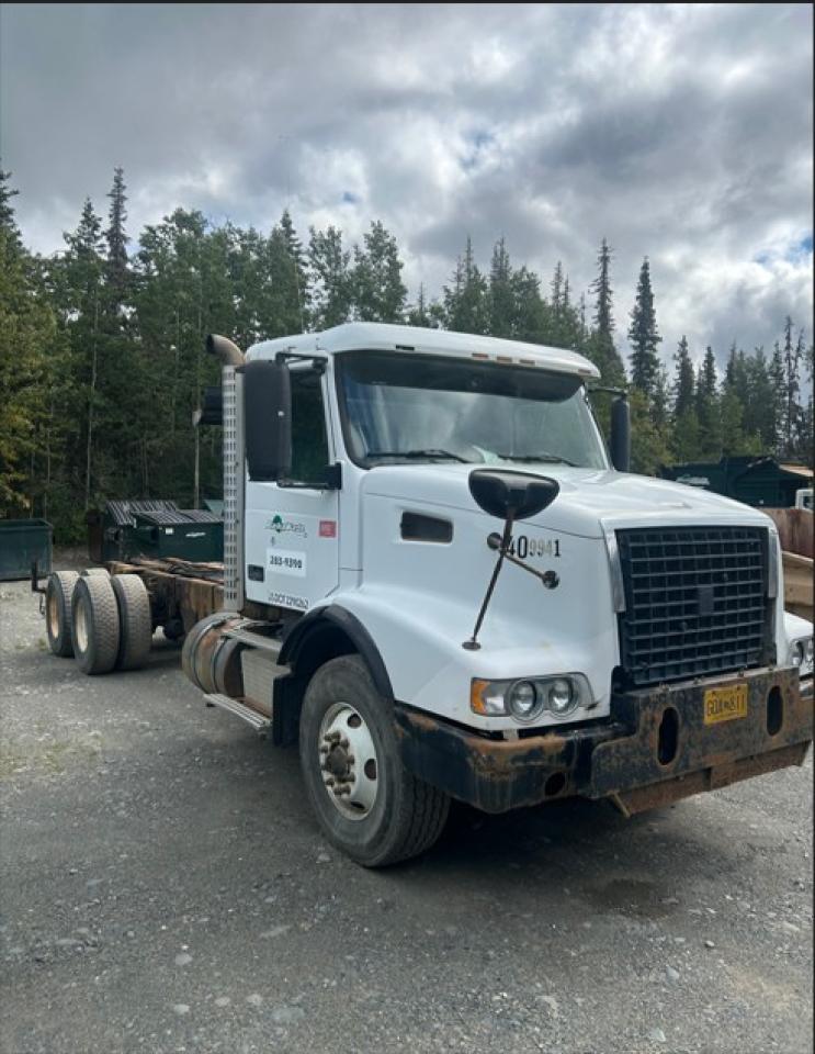 Lot #3240960196 2002 VOLVO VHD