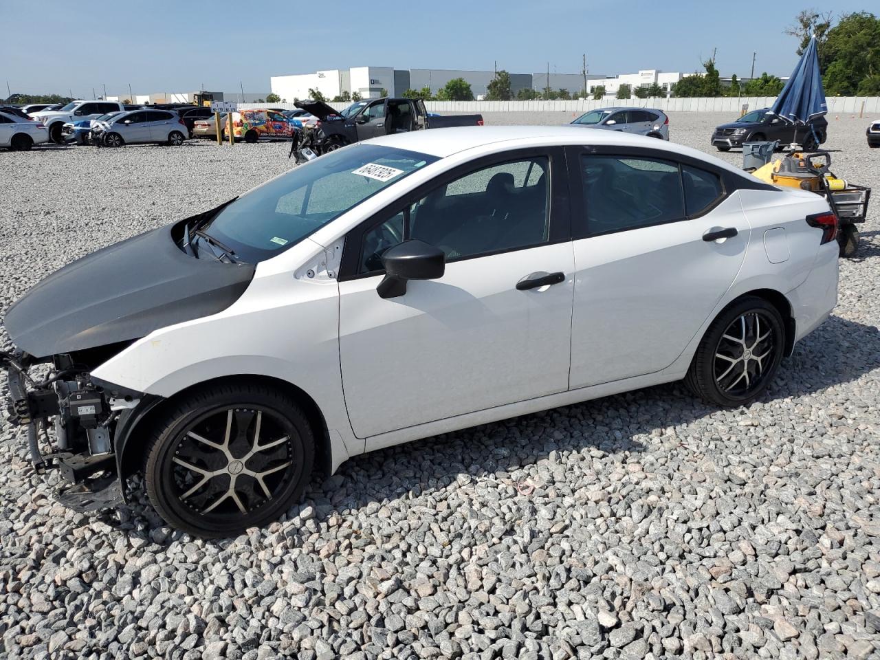 NISSAN VERSA S