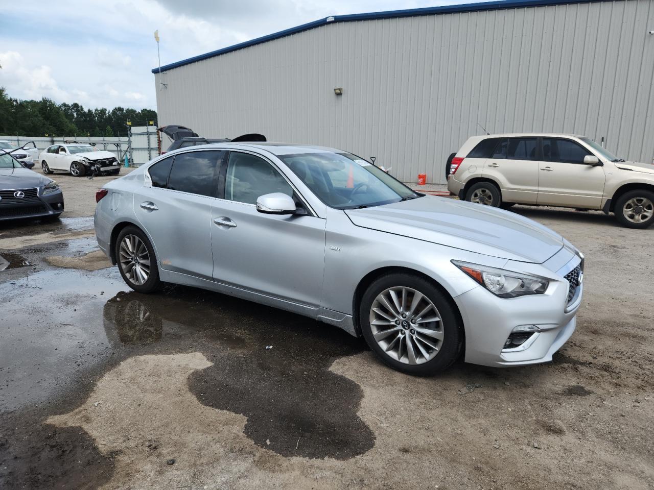 INFINITI Q50 LUXE