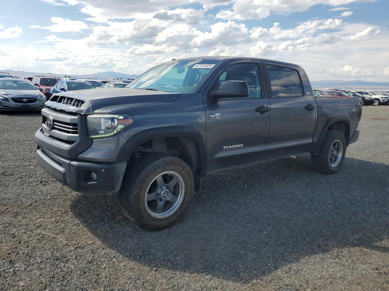 TOYOTA TUNDRA CREWMAX SR5