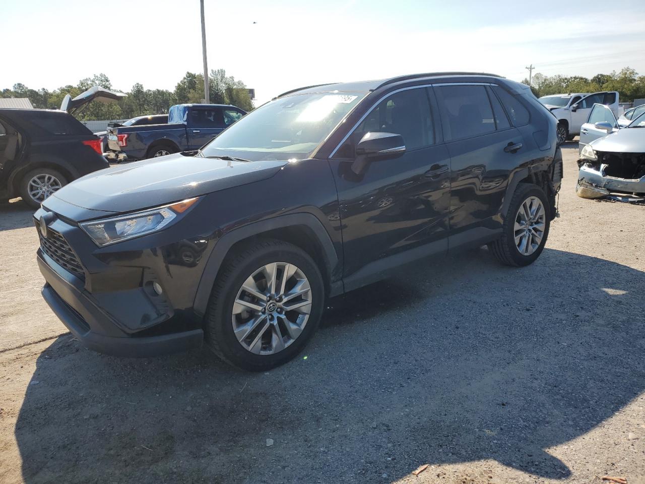 TOYOTA RAV4 XLE PREMIUM