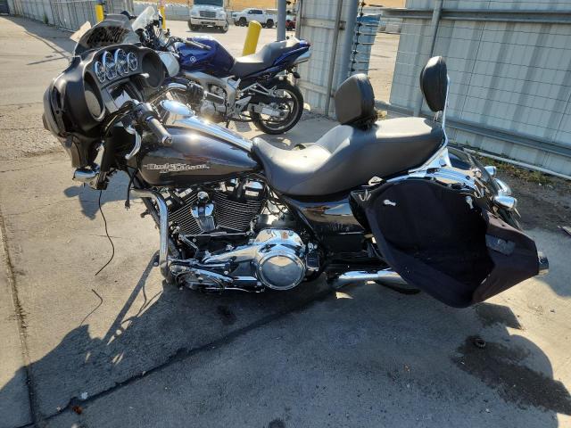 2022 HARLEY-DAVIDSON FLHX 1HD1KBC28NB615932