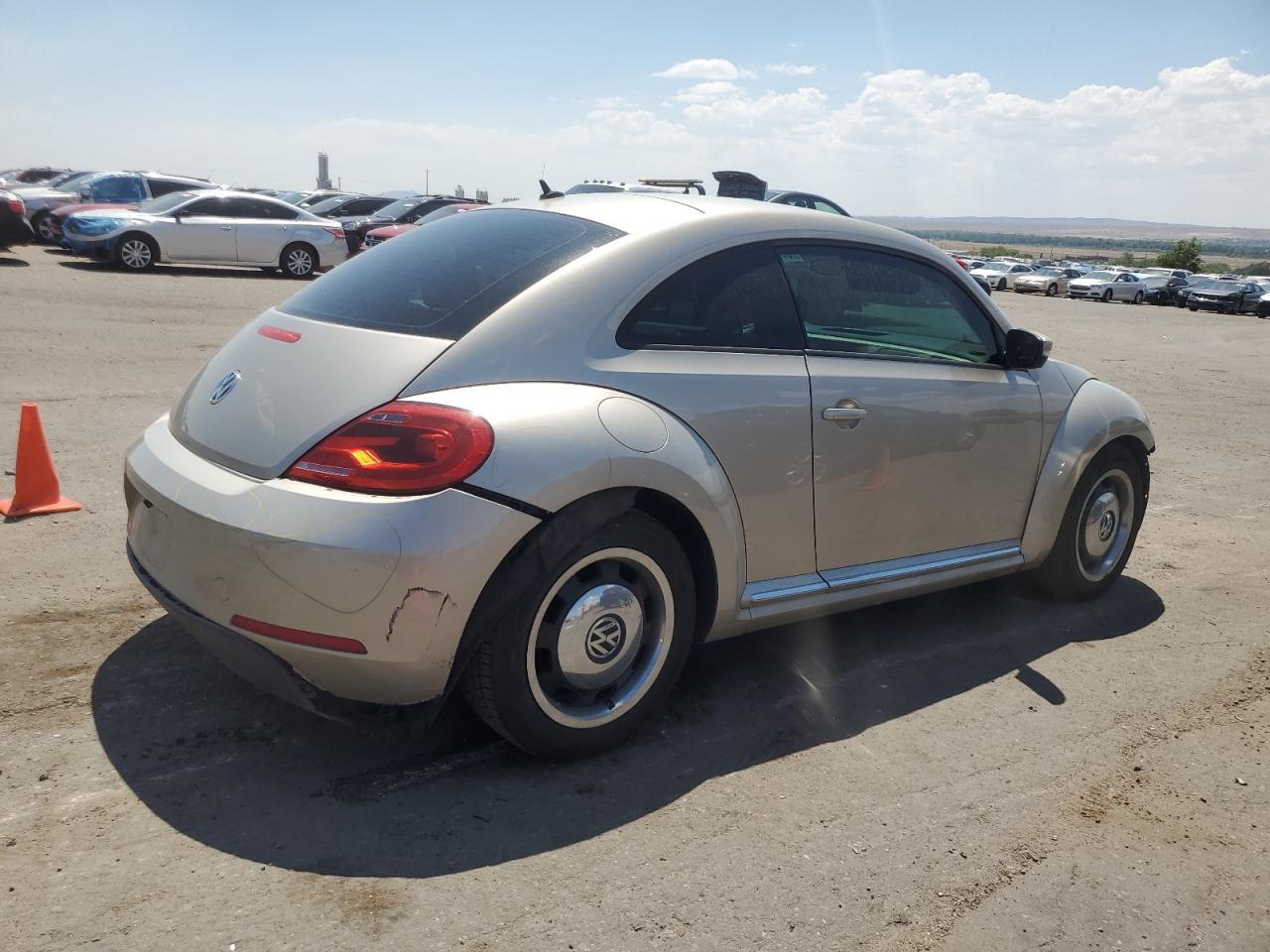 VOLKSWAGEN BEETLE