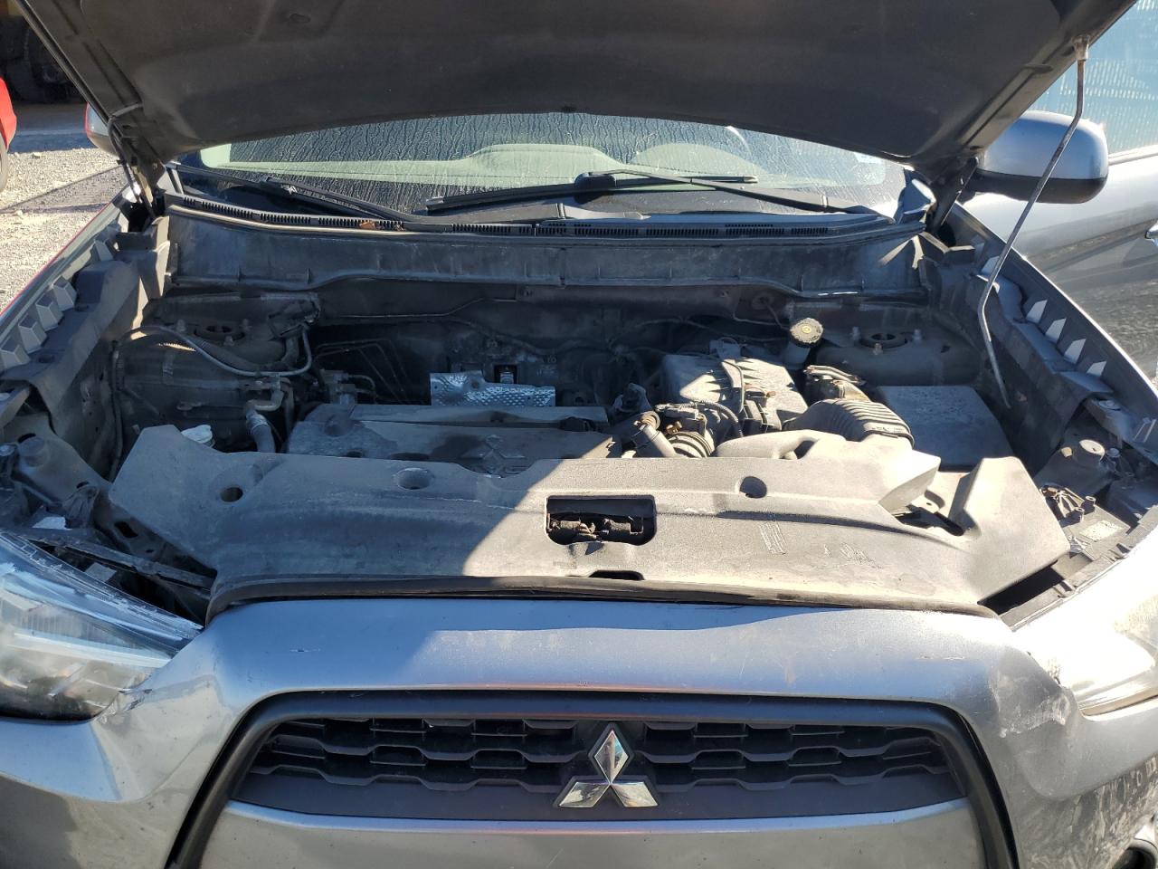 MITSUBISHI OUTLANDER SE