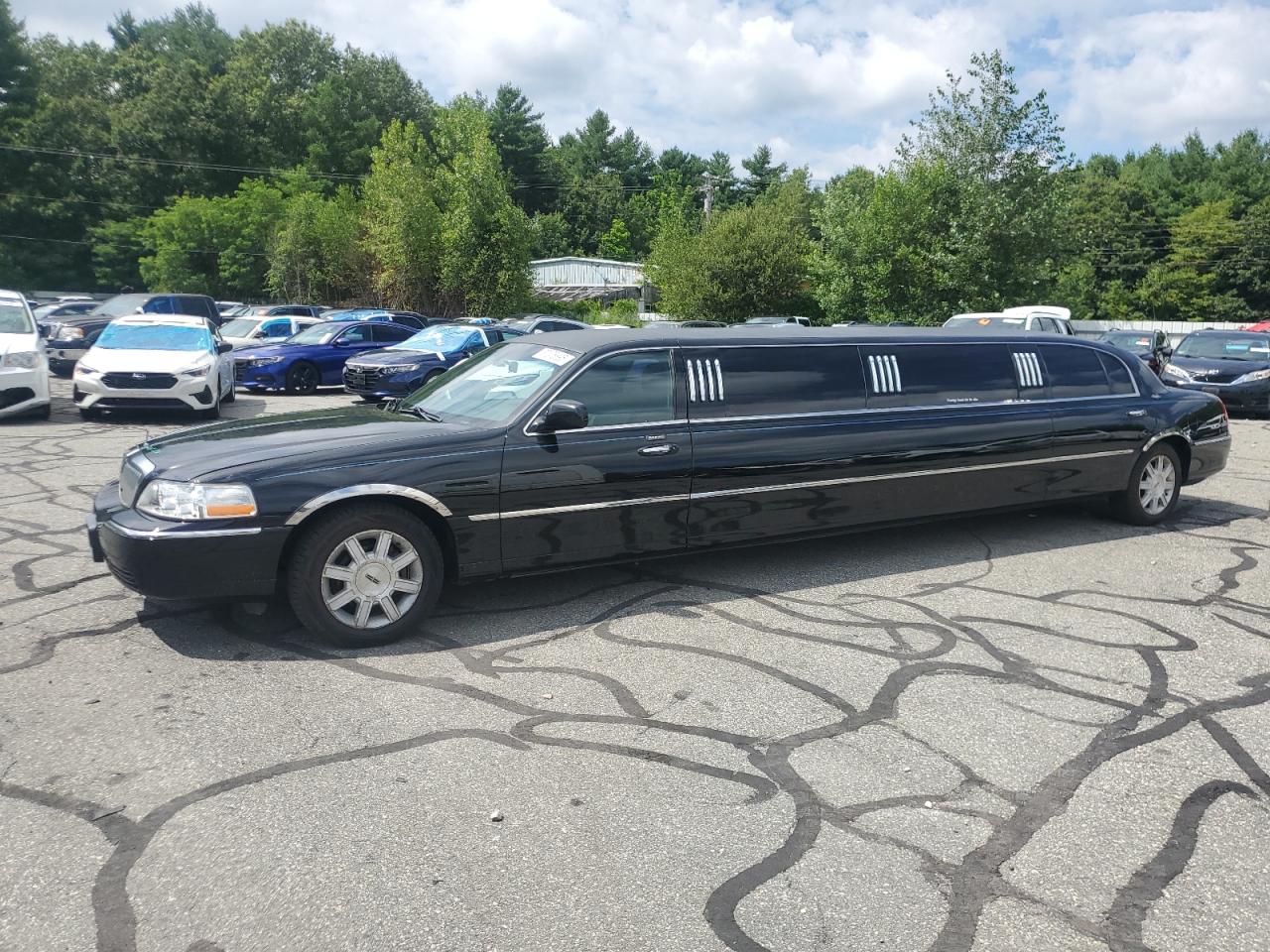 LINCOLN TOWN CAR EXECUTIVE