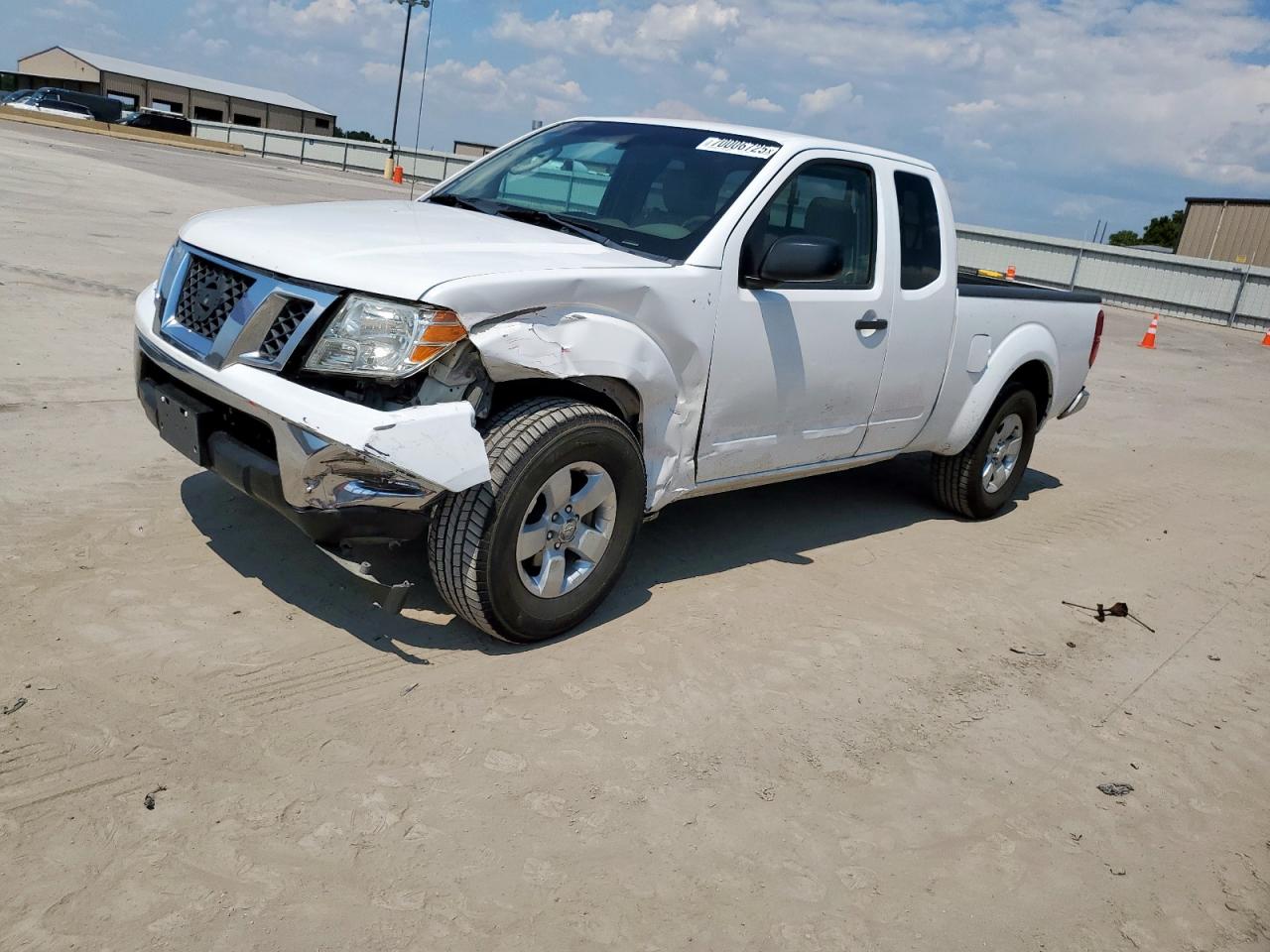 NISSAN FRONTIER SV