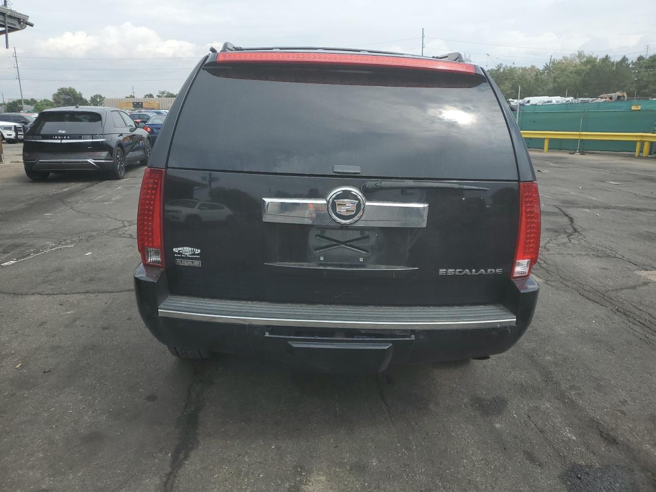CADILLAC ESCALADE PREMIUM