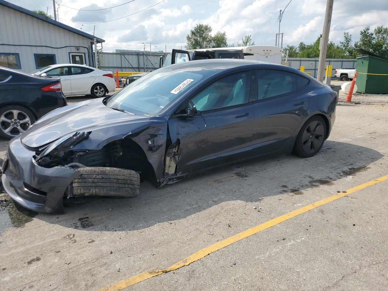 TESLA MODEL 3