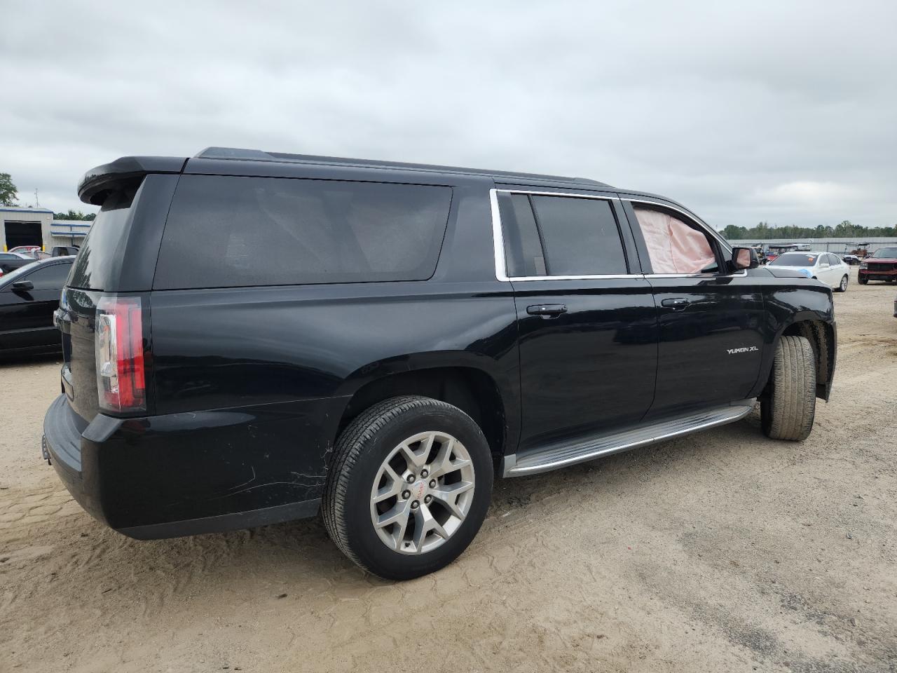 GMC YUKON C1500 SLT