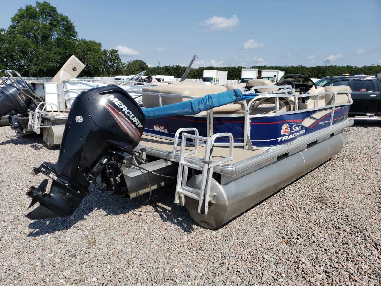 Lot #3221605316 2018 SUN TRACKER 20 PARTY BARGE