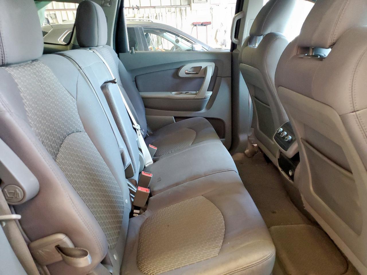 CHEVROLET TRAVERSE LS