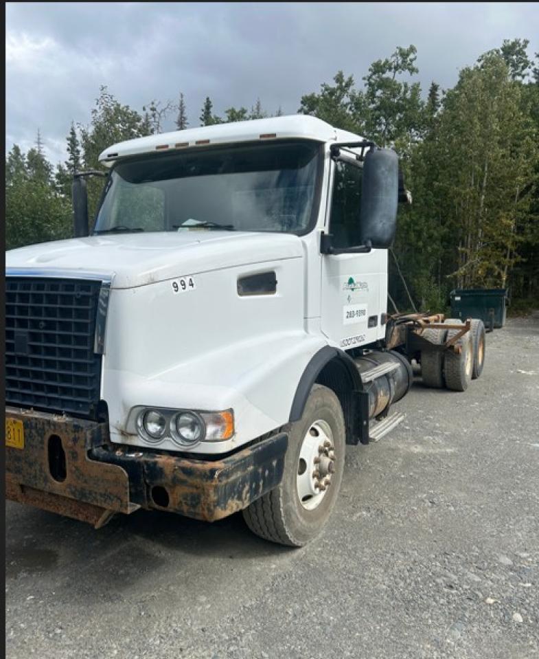 Lot #3240960196 2002 VOLVO VHD