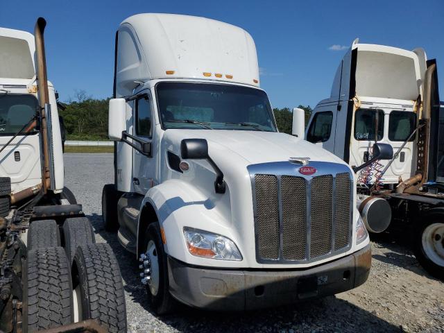 Global Auto Auctions: 2016 PETERBILT TRACTOR 579