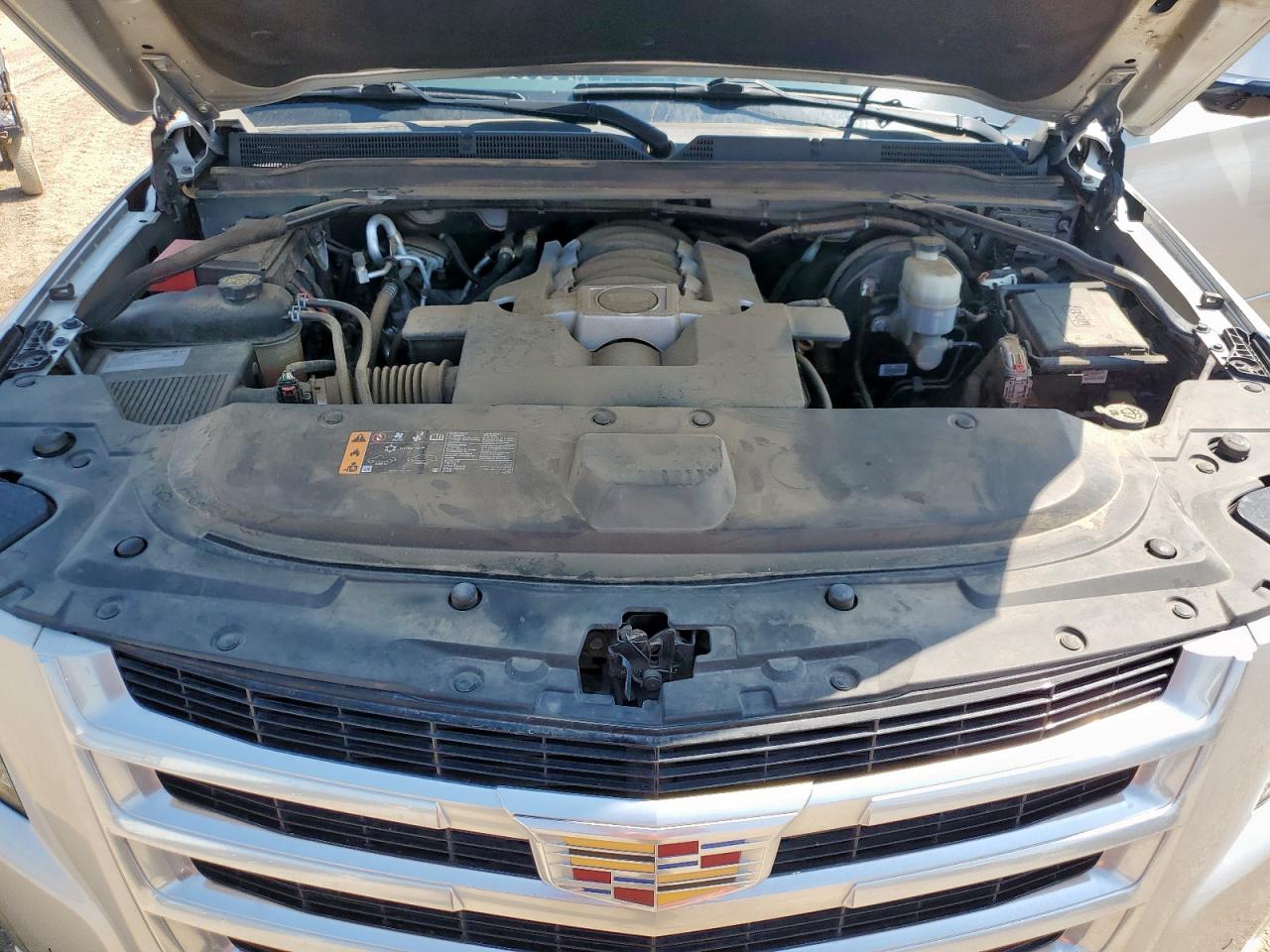 CADILLAC ESCALADE PREMIUM LUXURY