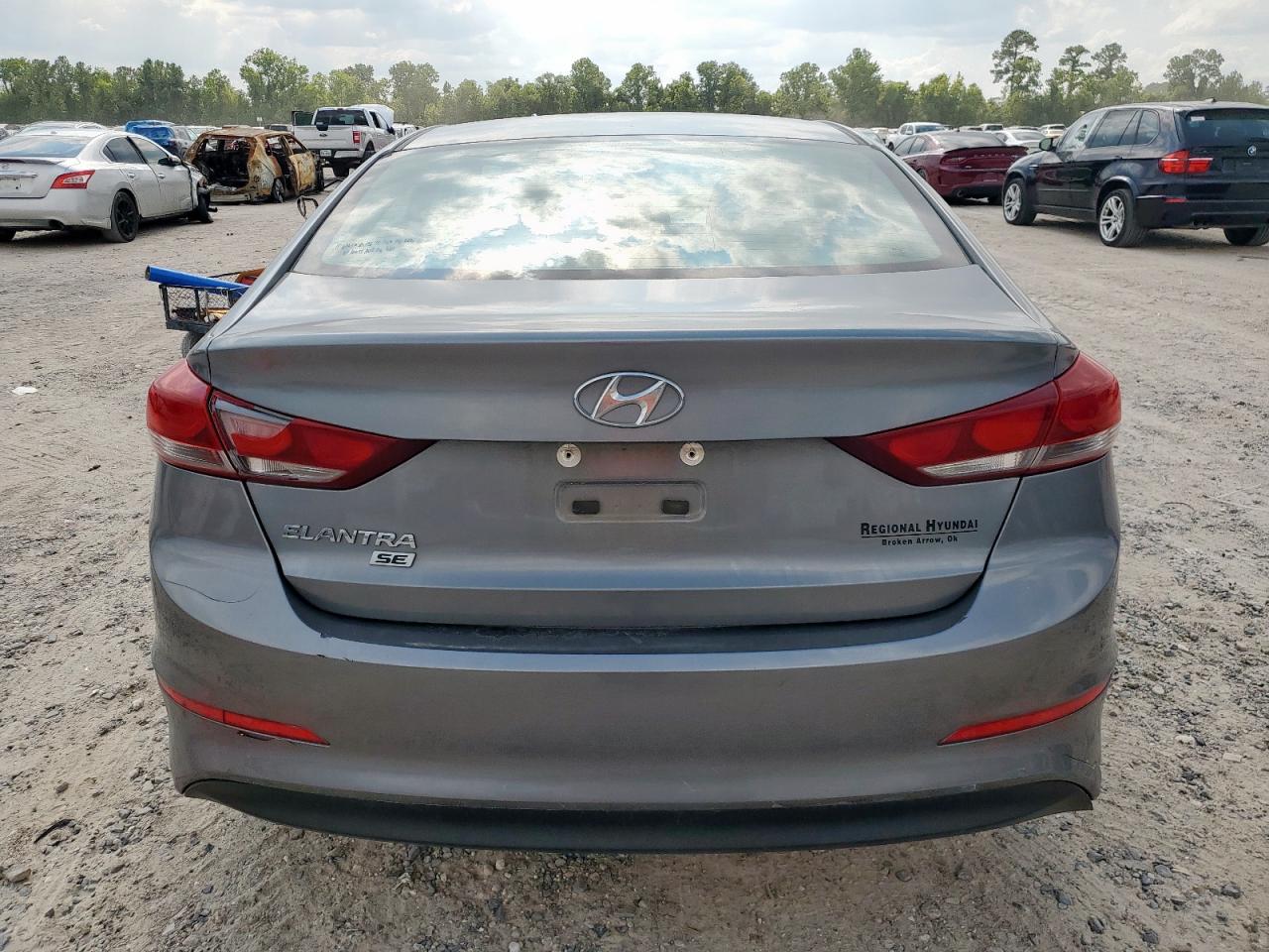 HYUNDAI ELANTRA SE