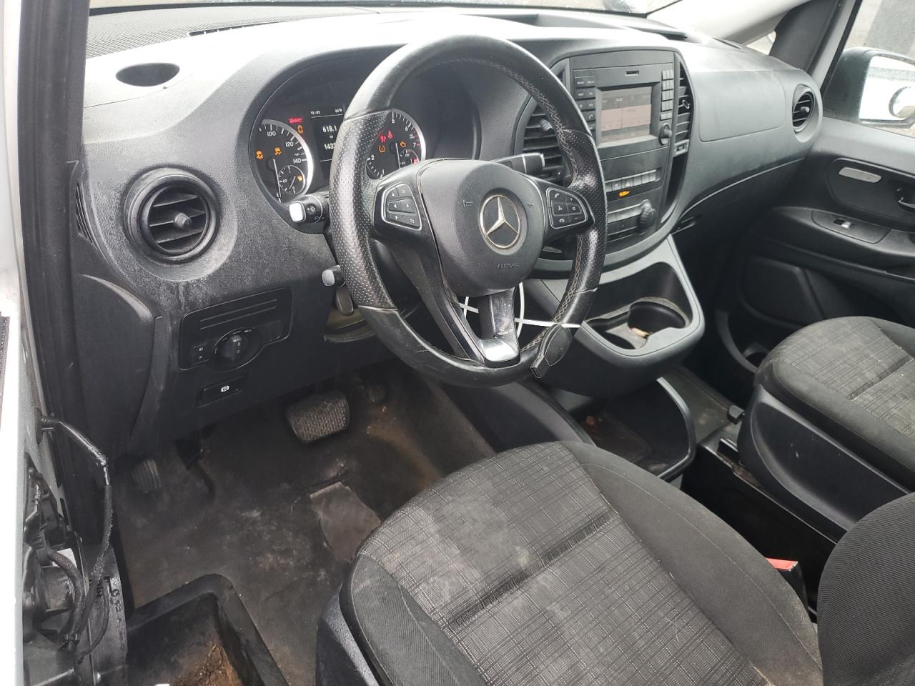 MERCEDES-BENZ METRIS