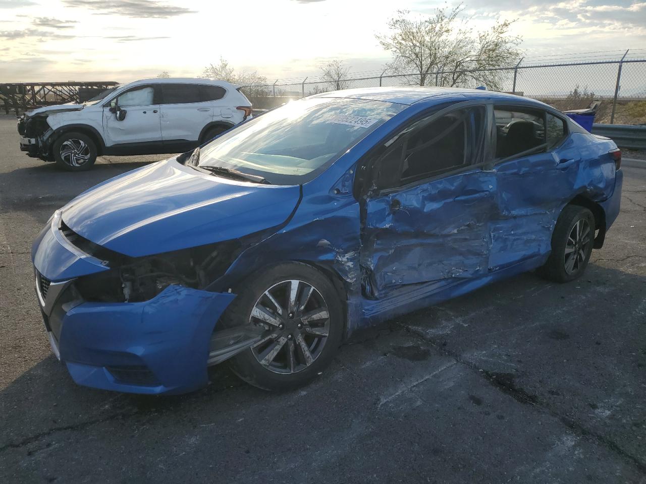NISSAN VERSA SV