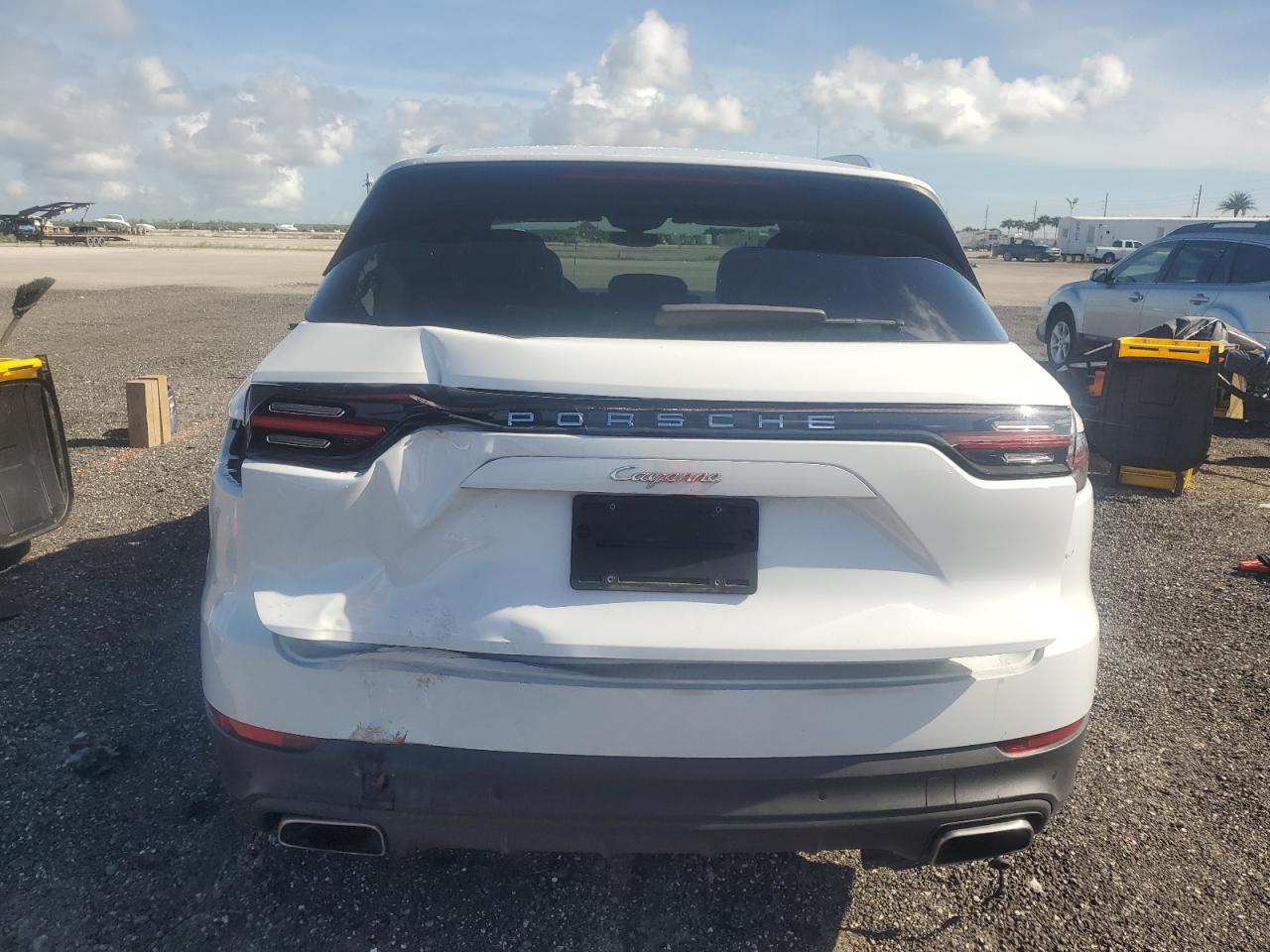 PORSCHE CAYENNE BASE