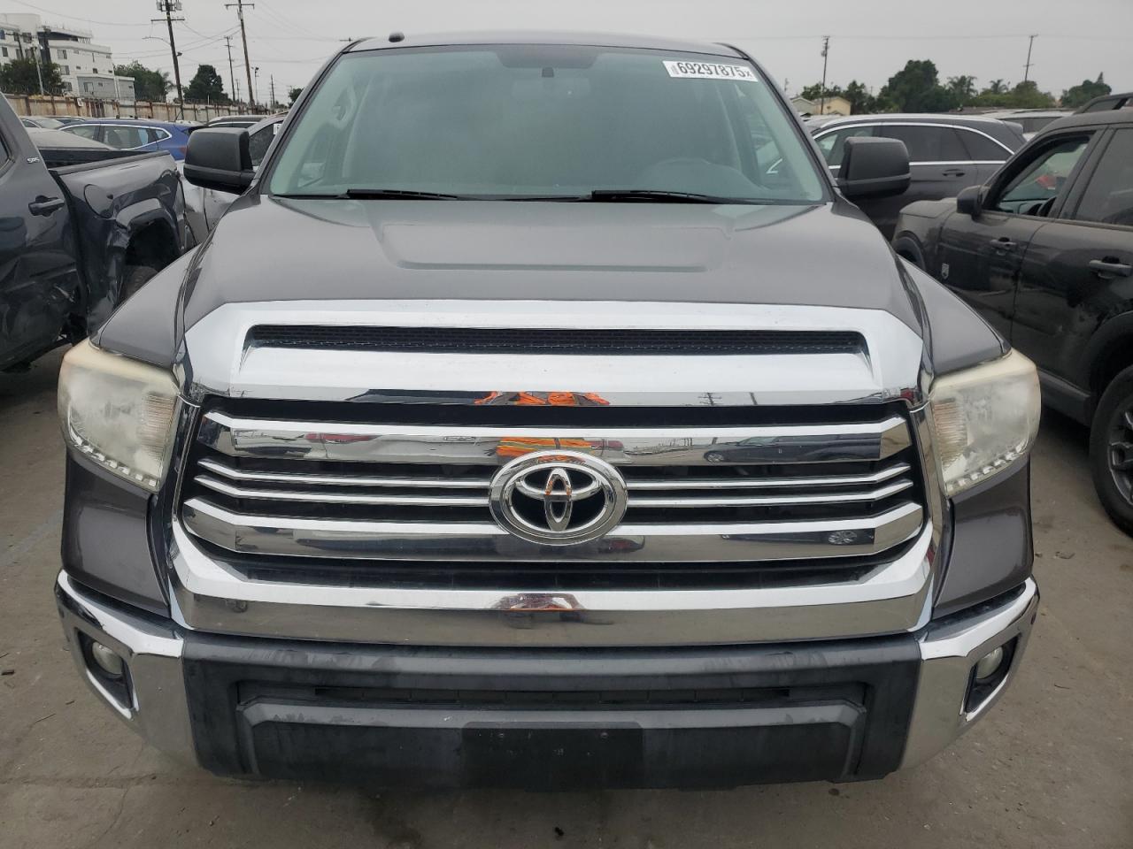 TOYOTA TUNDRA CREWMAX SR5