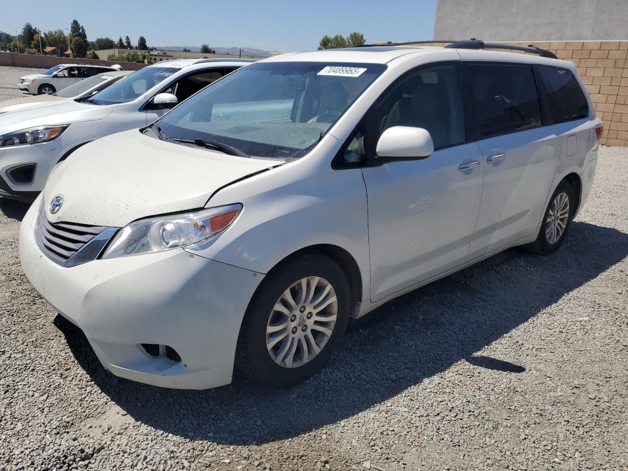 TOYOTA SIENNA XLE