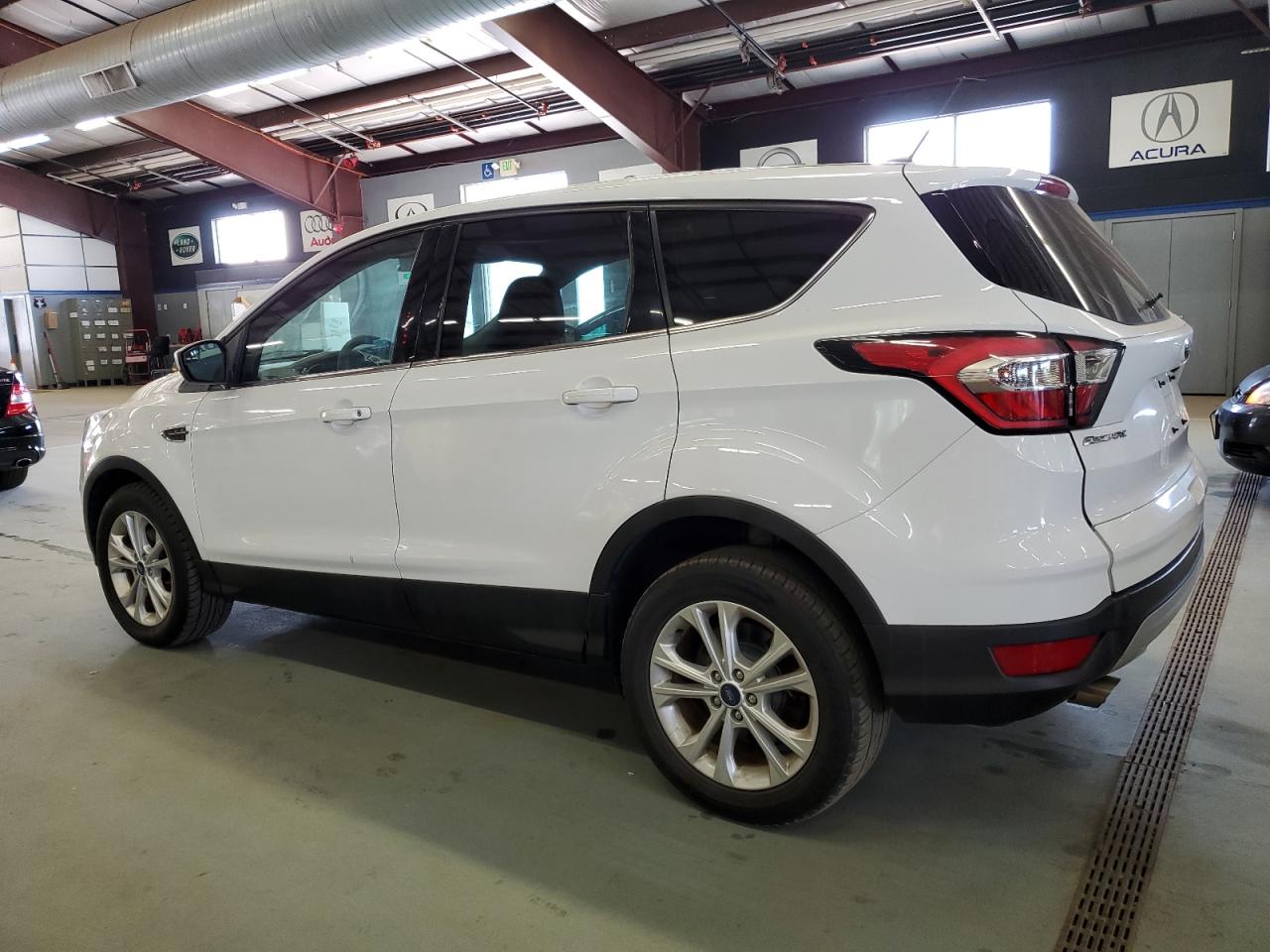 FORD ESCAPE SE