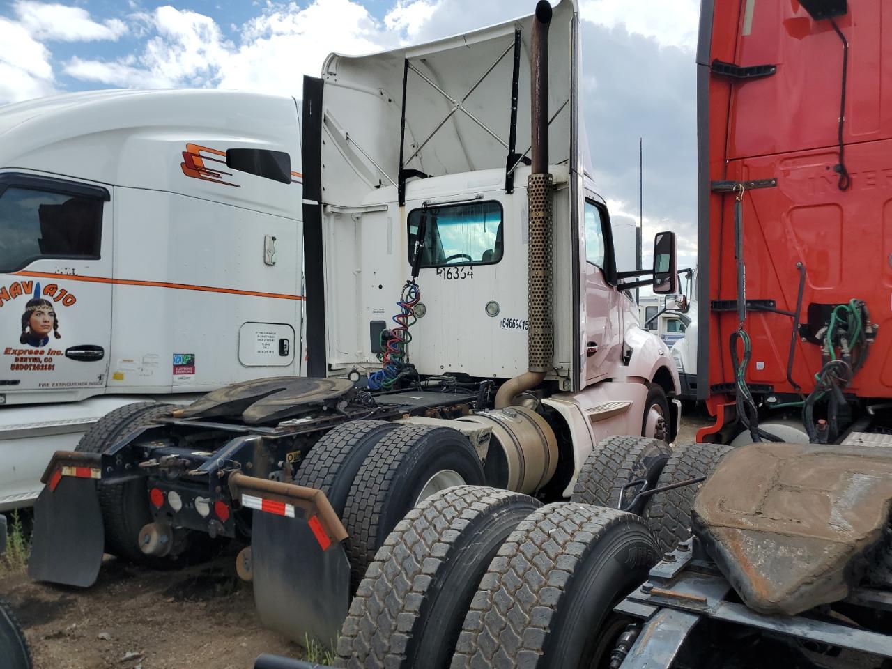 Lot #3246031183 2015 KENWORTH T680