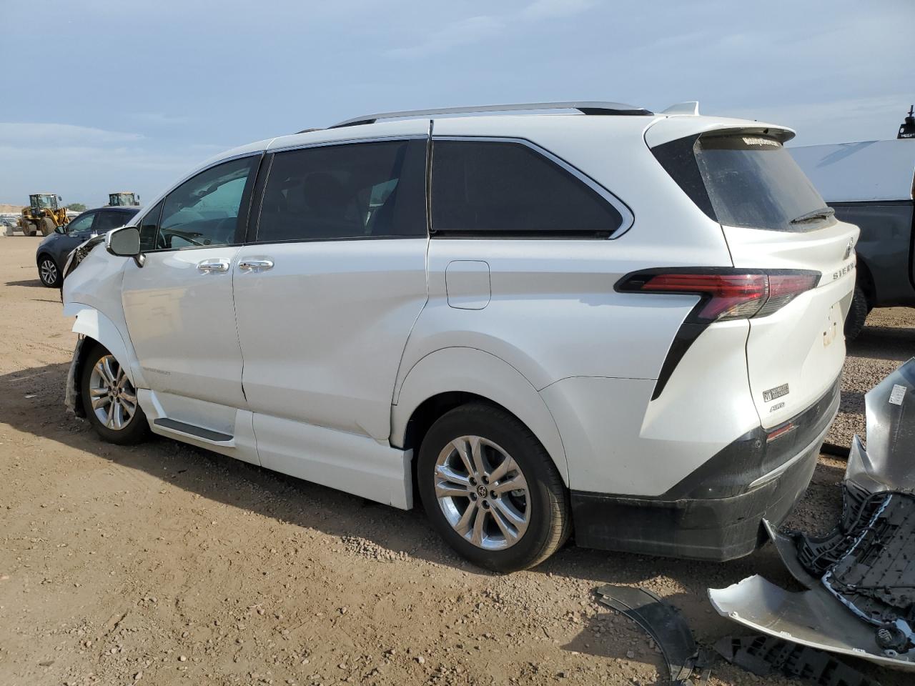 TOYOTA SIENNA LIMITED