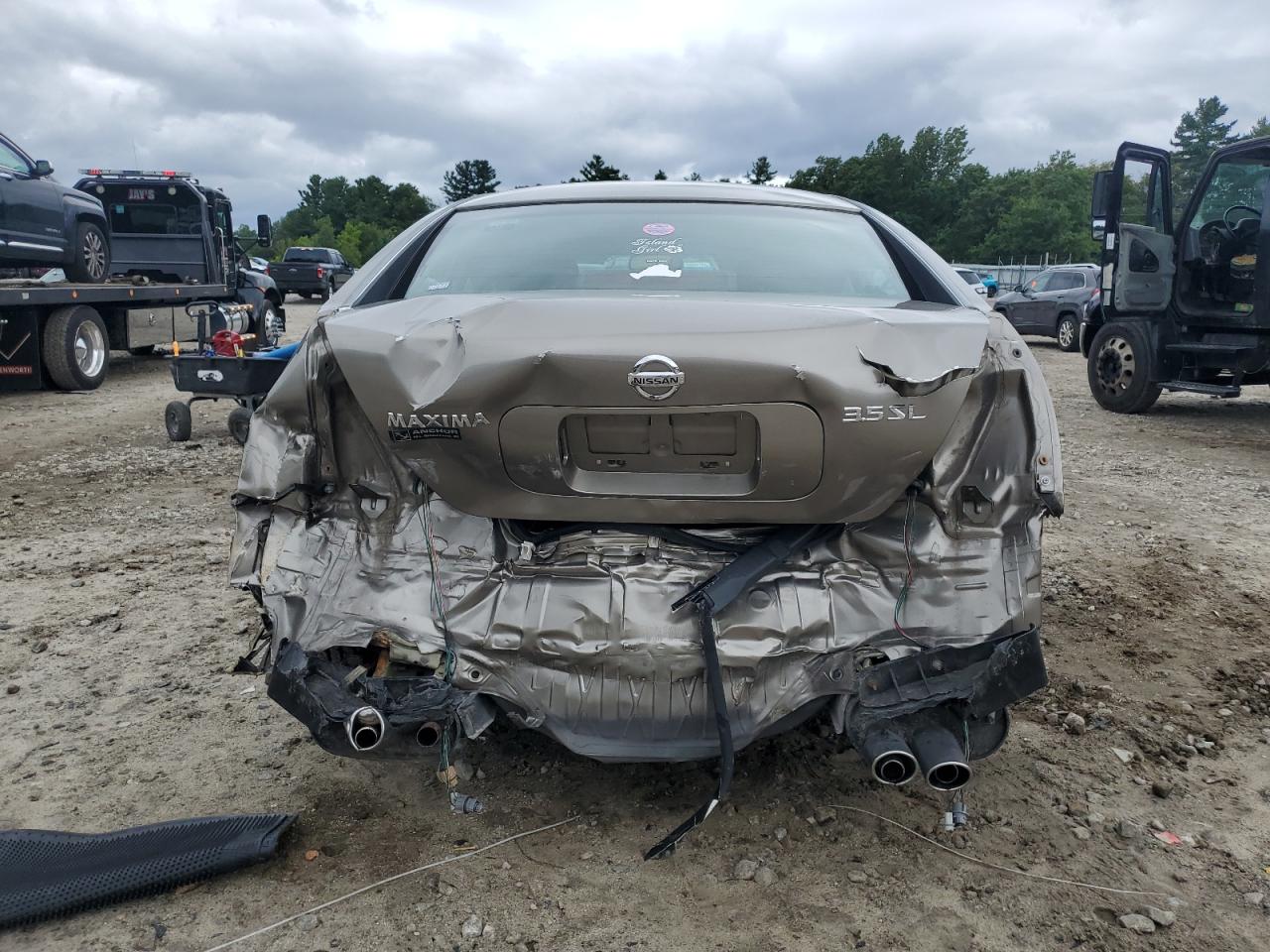 Lot #3240140126 2004 NISSAN MAXIMA SE