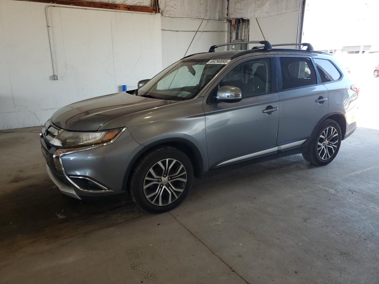 MITSUBISHI OUTLANDER SE