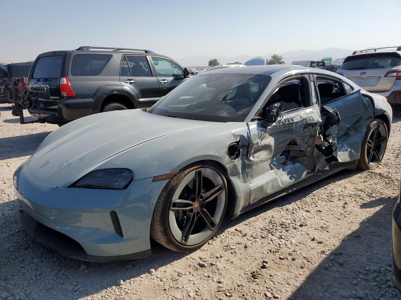 PORSCHE TAYCAN 4S