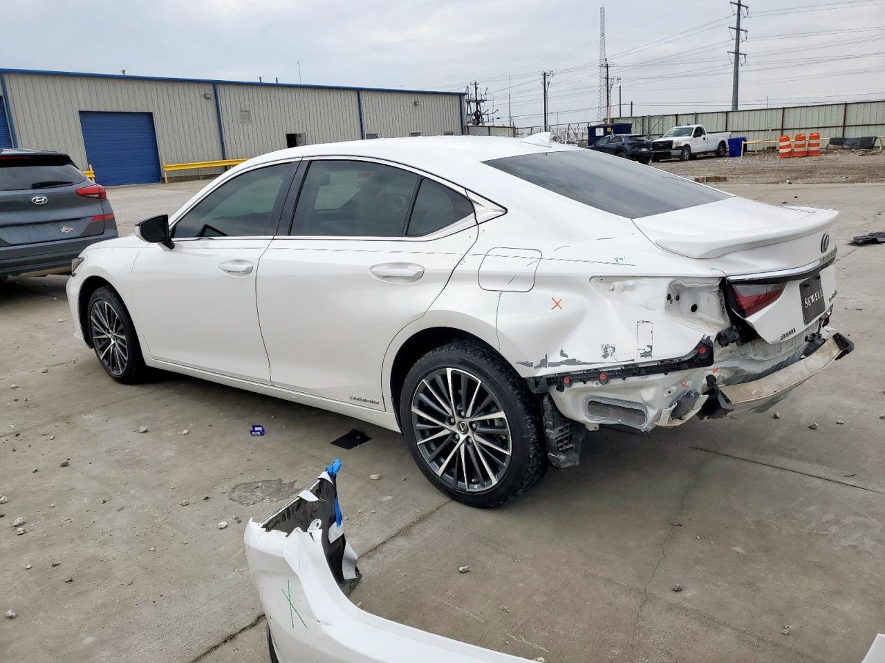 LEXUS ES 300H BASE