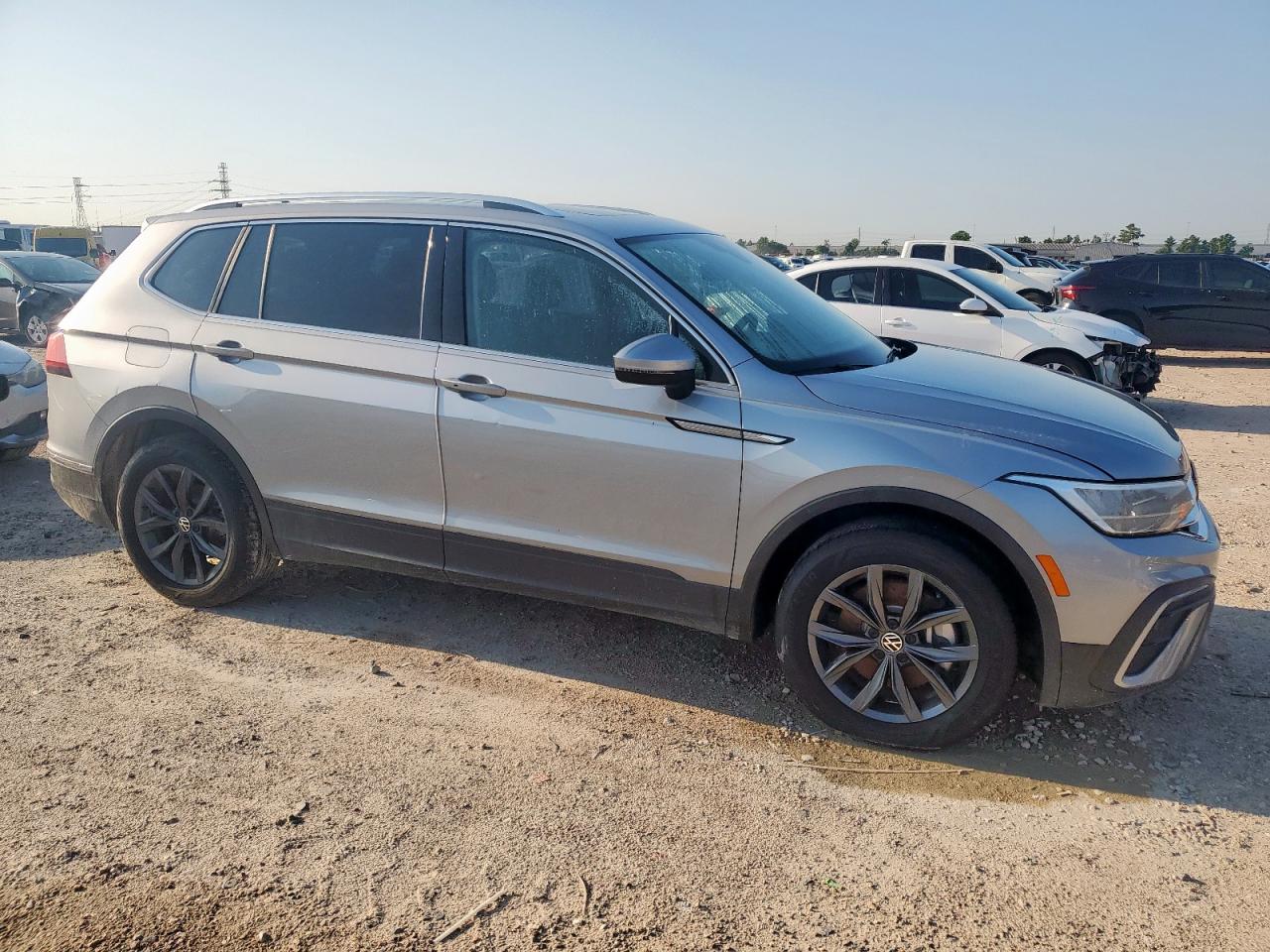 VOLKSWAGEN TIGUAN SE