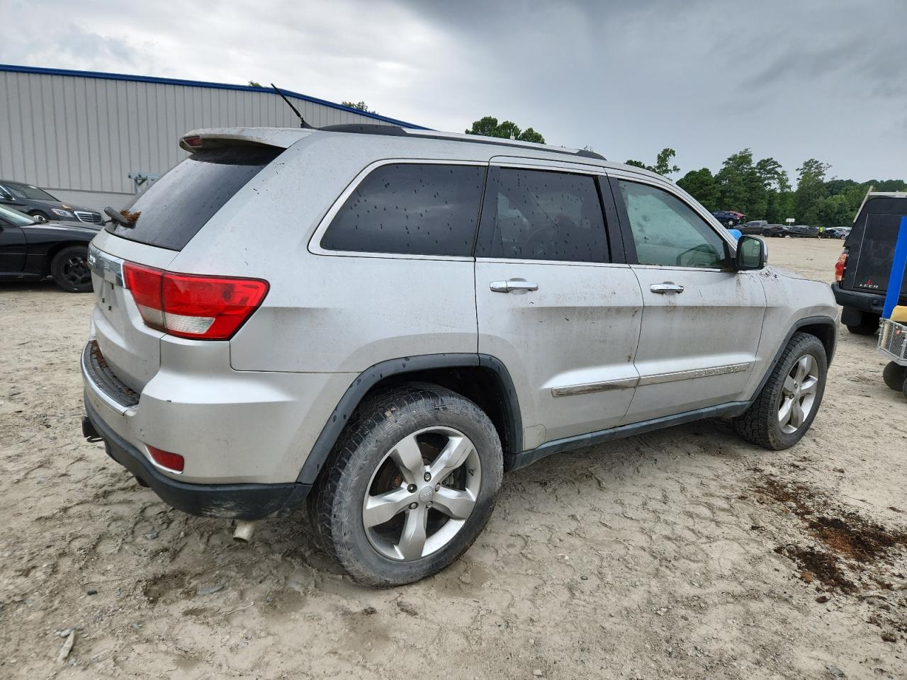 Lot #3301833350 2011 JEEP GRAND CHEROKEE OVERLAND