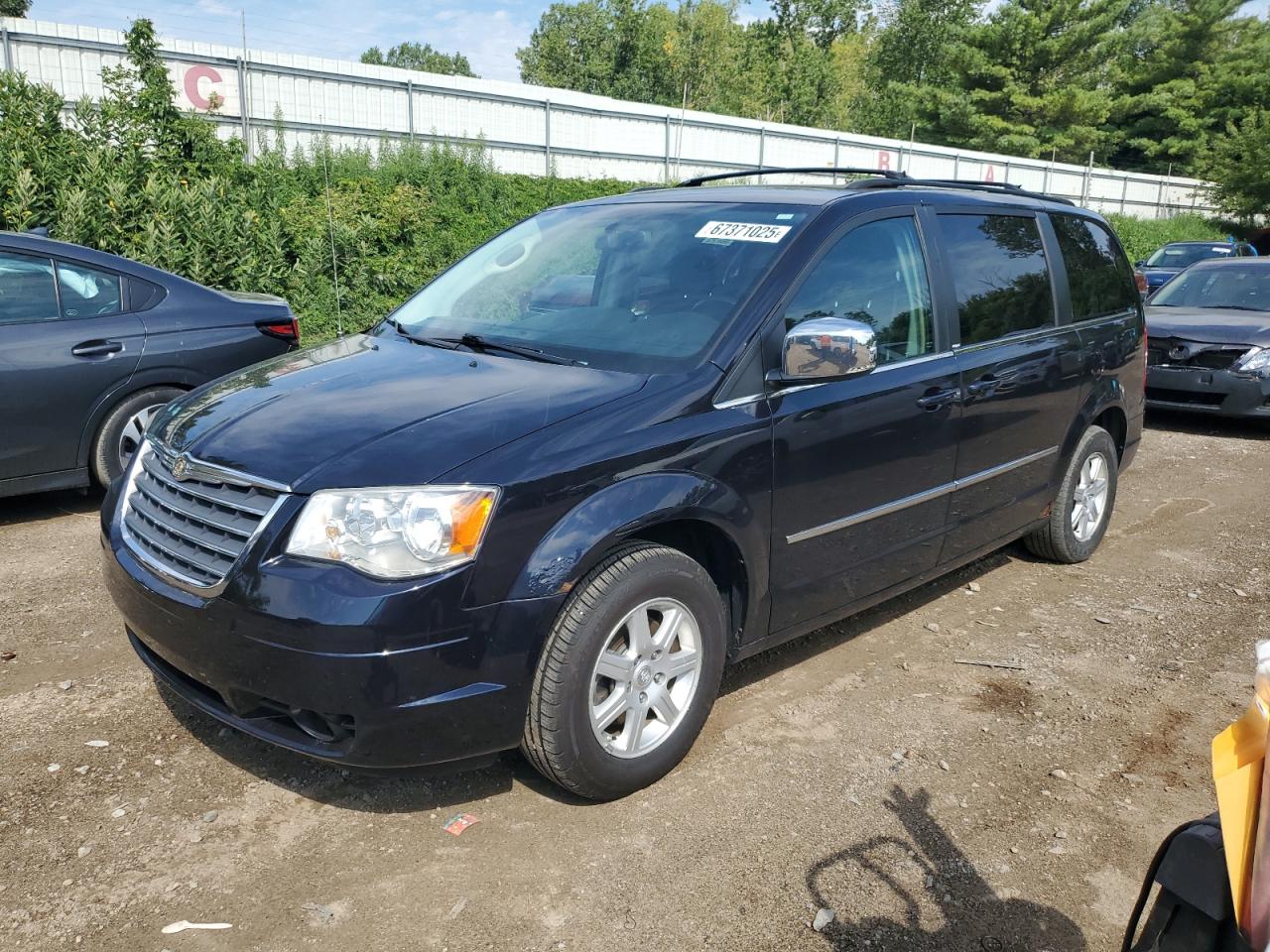 CHRYSLER TOWN & COUNTRY TOURING PLUS