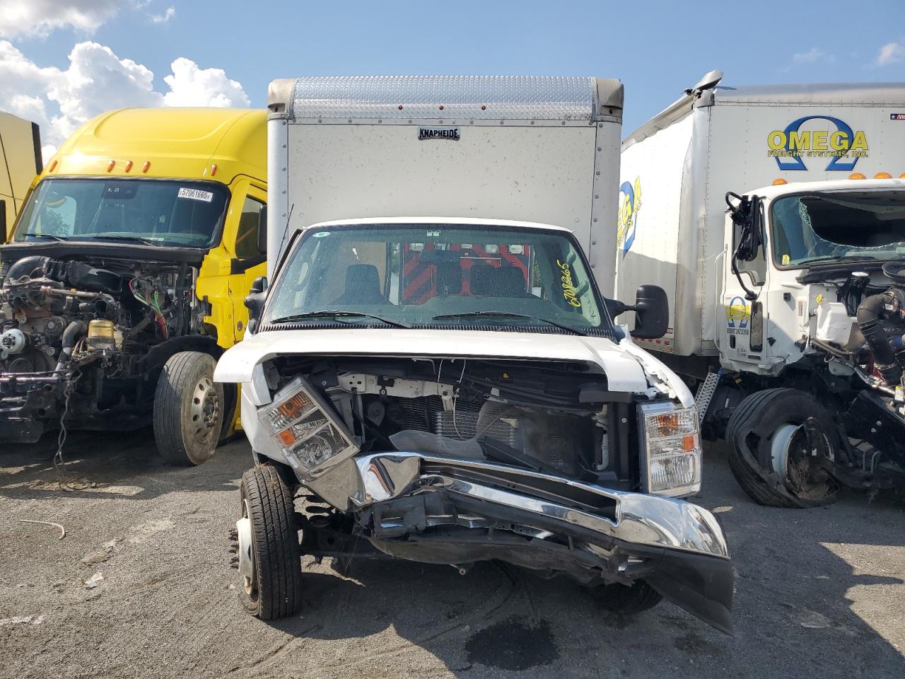 FORD ECONOLINE E450 SUPER DUTY CUTAWAY VAN