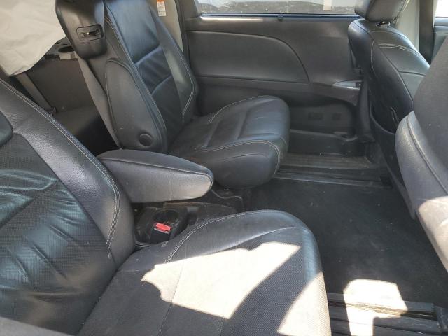 2017 TOYOTA SIENNA SE 5TDXZ3DC6HS888398