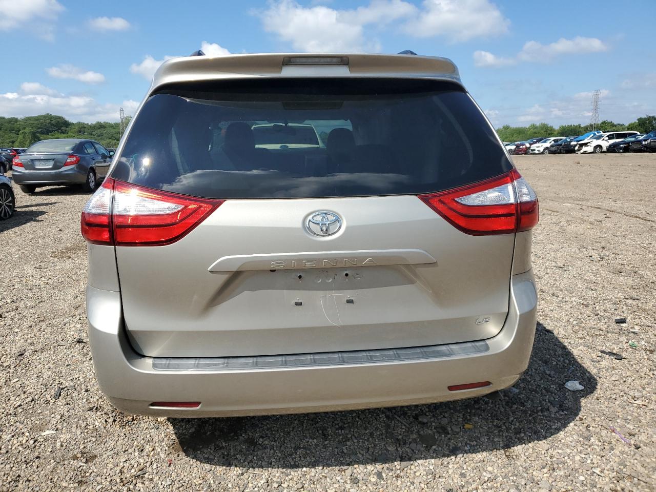Lot #3282544900 2017 TOYOTA SIENNA LE